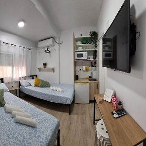 Estudio con Cama Queen
